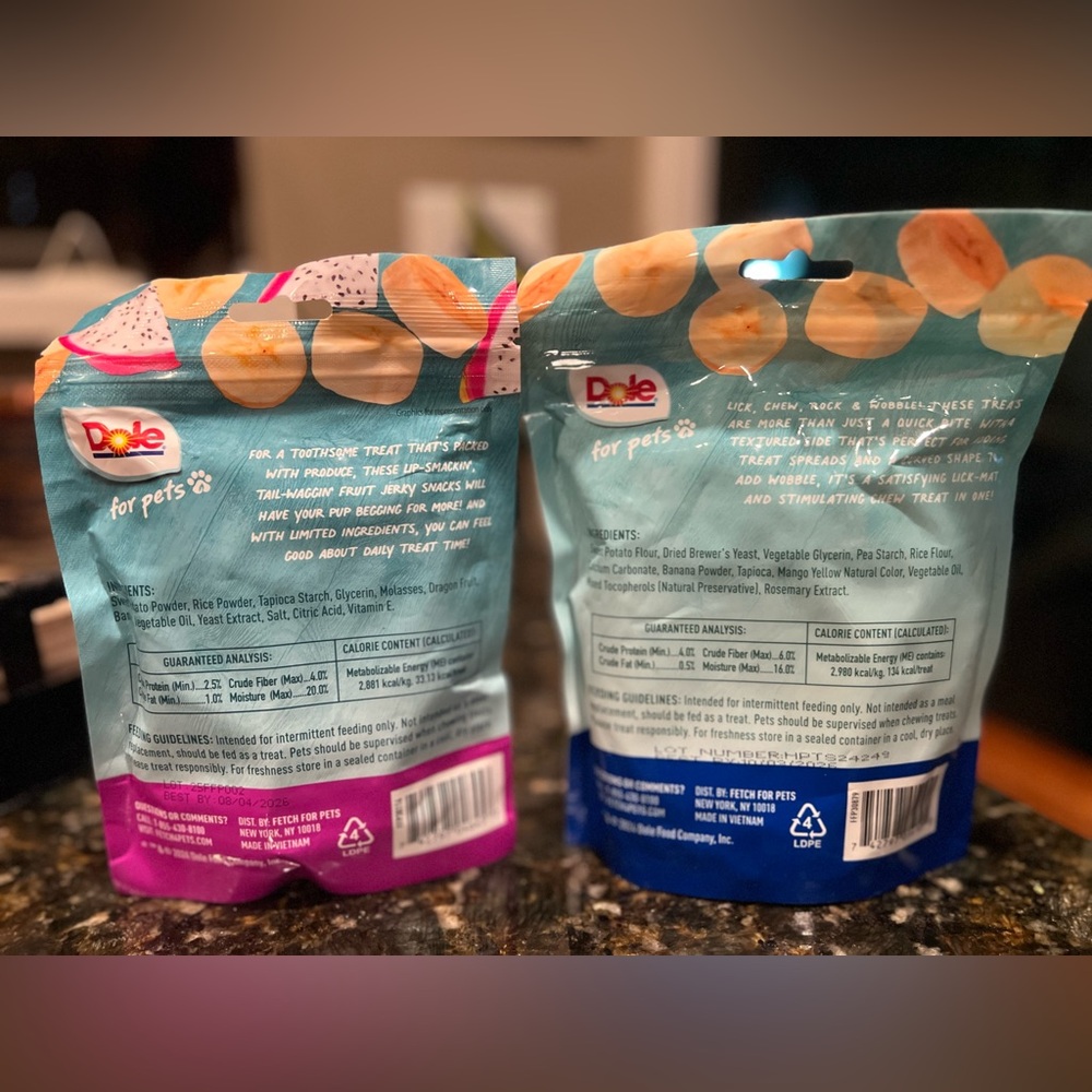 TWO pet treats by Dole. Banana & jerky bites w/banana and dragon fruit - Picture 4 of 4